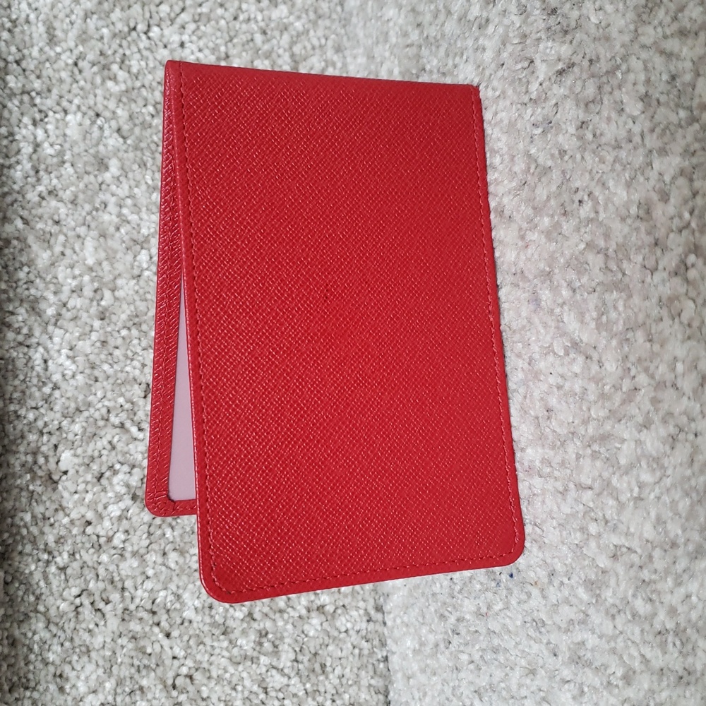 Louis Vuitton Red Textured Red Men's ID Holder AUTHENTIC - Picture 3 of 9